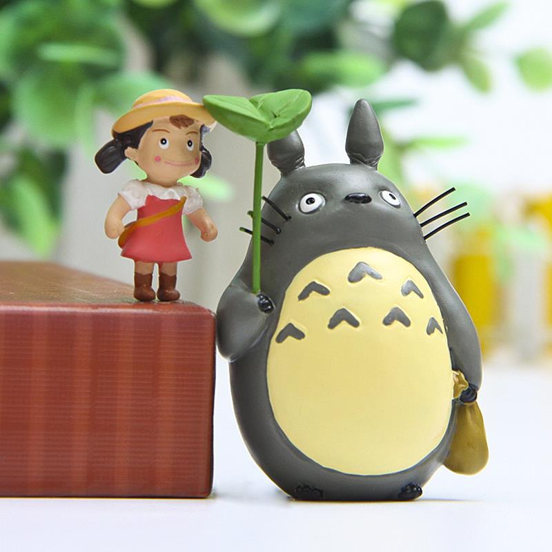 Figure Totoro With Leaf Me